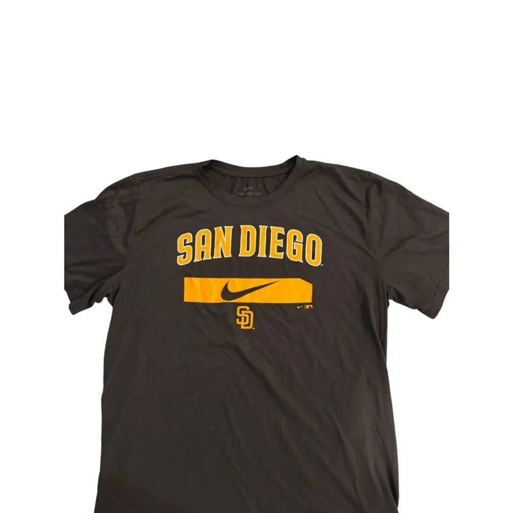 Nike San Diego Black & Gold Graphic T-Shirt size Large